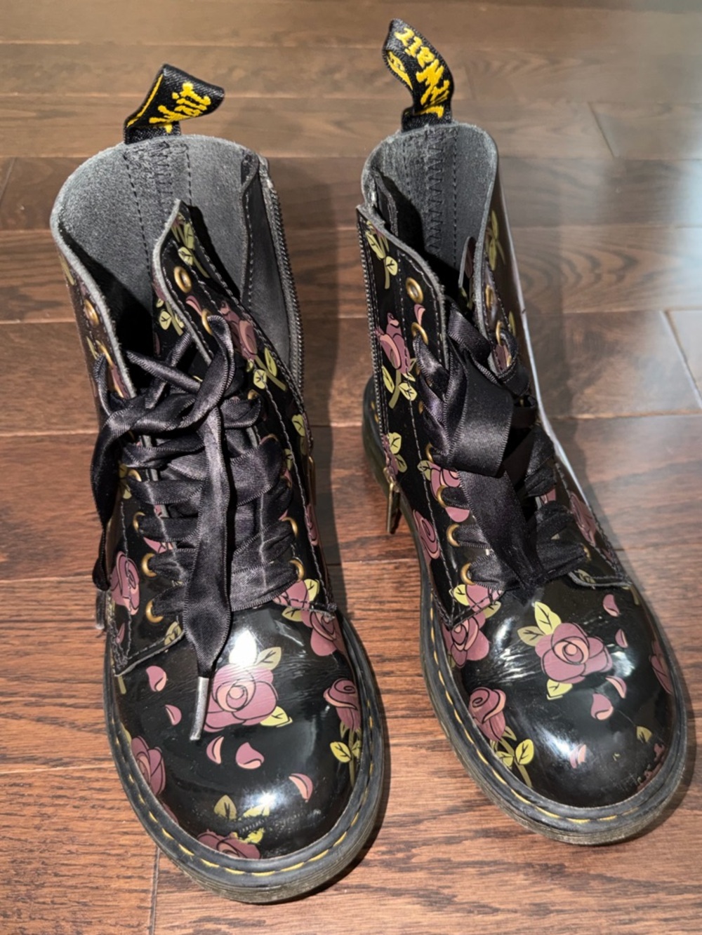 Youth Dr Marten Rose Boot - Size 2